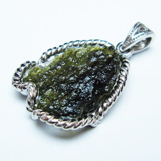 モルダバイト ペンダント 原石 ペンダントトップ 199-414