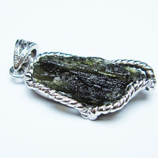 モルダバイト ペンダント 原石 ペンダントトップ 199-417