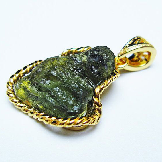 モルダバイト ペンダント 原石 ペンダントトップ 199-422