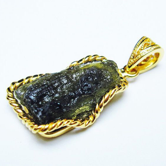 モルダバイト ペンダント 原石 ペンダントトップ 199-424