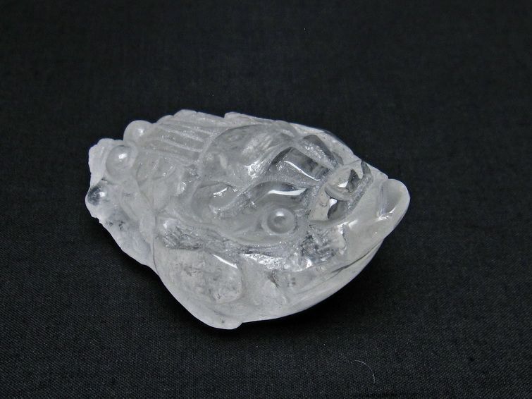 水晶 手彫り 置物 キンセン 金蟾 一点物 144-171