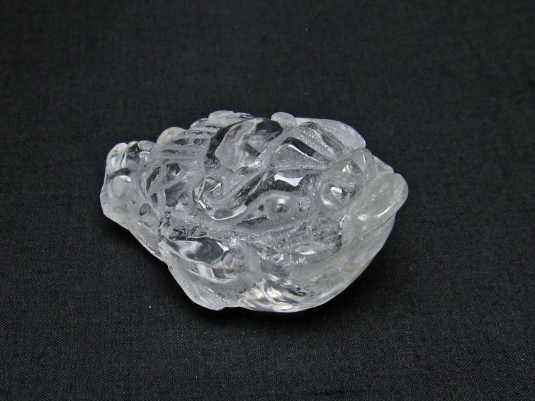 水晶 手彫り 置物 キンセン 金蟾 一点物 144-218