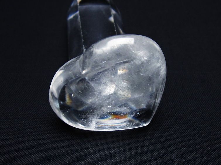 クリスタル水晶 菊花水晶 ハート型置物 スタンド付き クリスタル水晶 菊花水晶 ハート型置物 スタンド付き