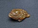 金針ルチル 金蟾 置物 手彫り 彫刻品 キンセン ルチルクォーツ 原石 一点物  144-96