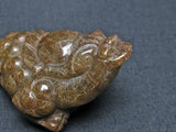 金針ルチル 金蟾 置物 手彫り 彫刻品 キンセン ルチルクォーツ 原石 一点物  144-99