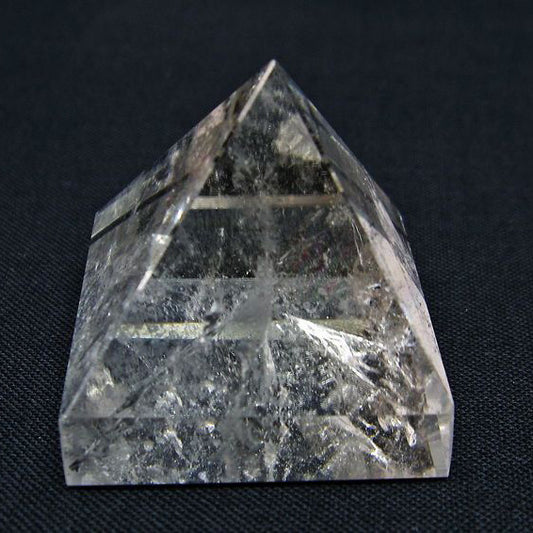 水晶 ピラミッド置物 虹入り 一点物 145-955