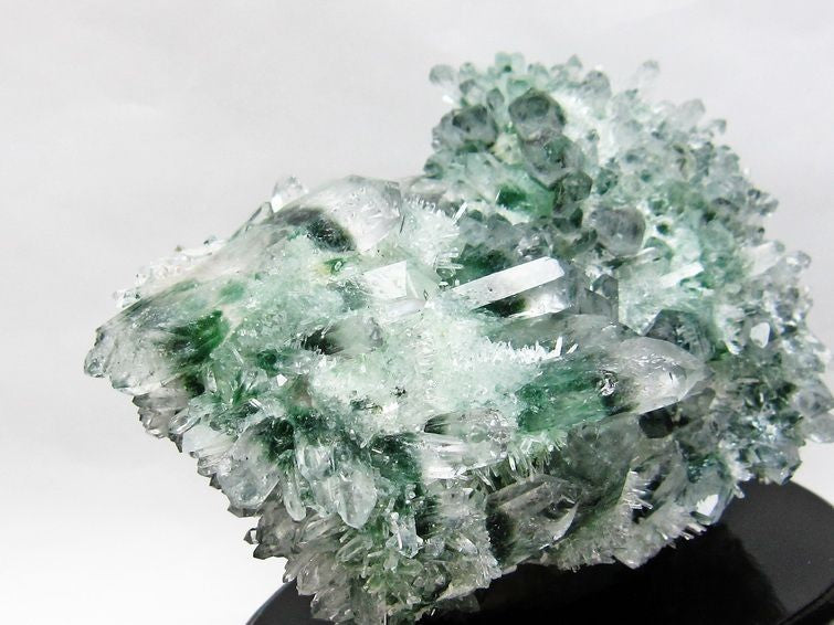 1.3Kg 緑水晶 クラスター  一点物 182-80